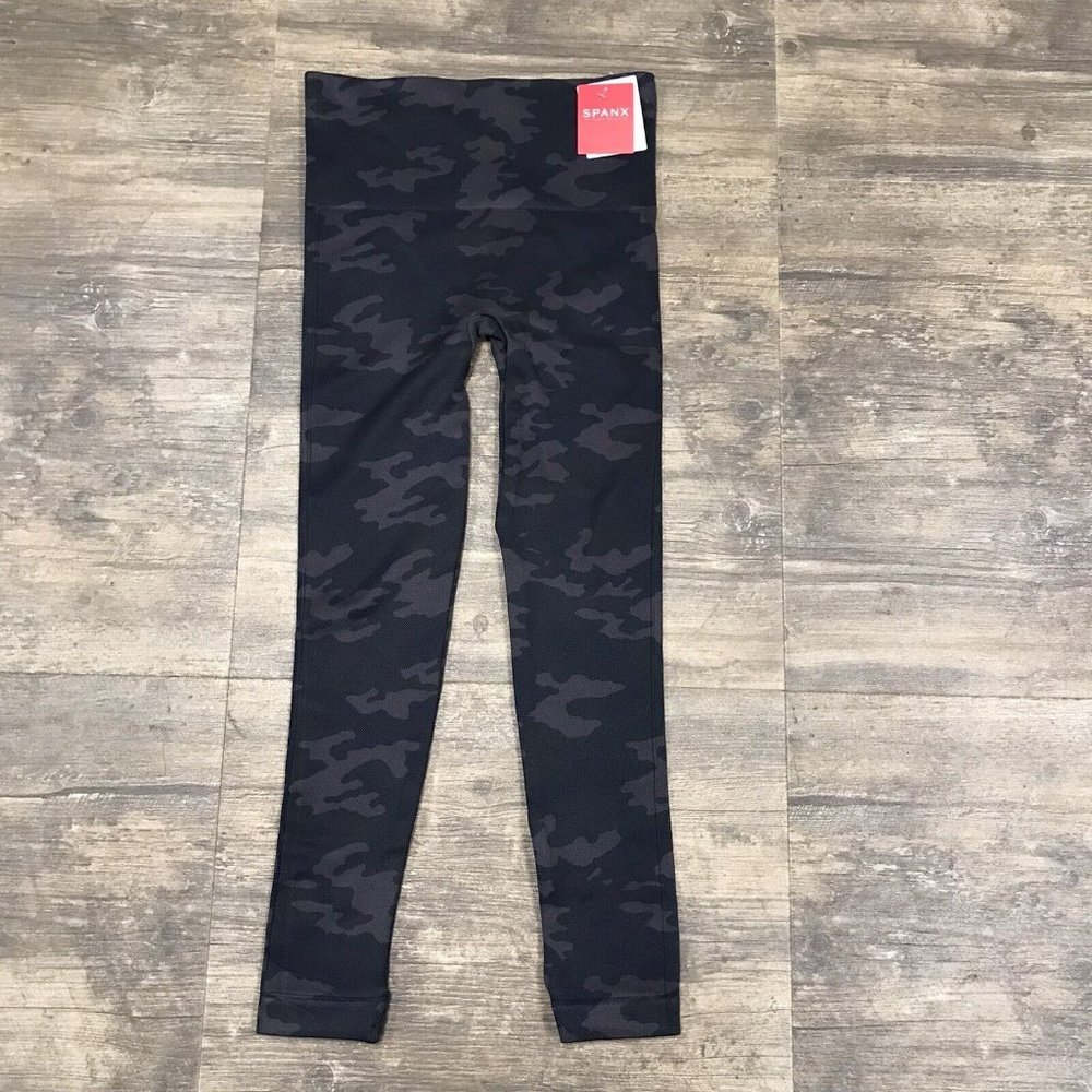 NWT Spanx By Sara Blakely Look At Me Now Leggings Black Camo size XS $68